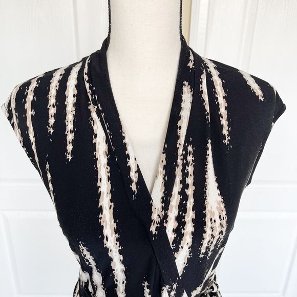 Dana Buchman Size XS Black Tan Beige Slashed Design Blouse Belted Dress - Picture 3 of 9